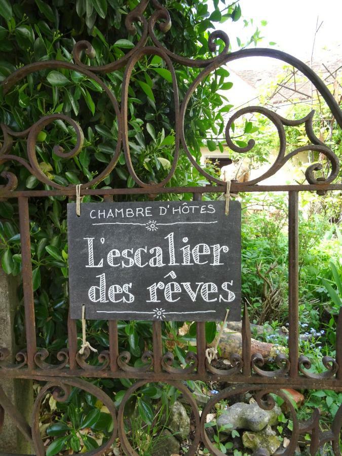 Bed and Breakfast L'Escalier Des Reves Saint-Sauveur-en-Puisaye Zewnętrze zdjęcie